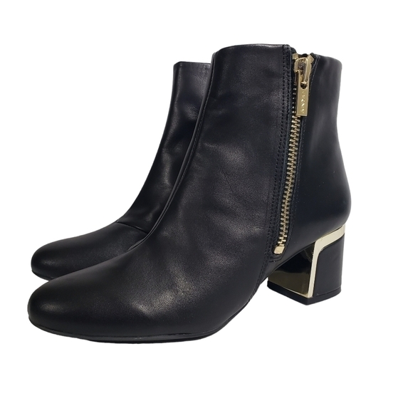 DKNY Crosbi Black Leather Gold Trim Zip Booties Sz 6 - Picture 1 of 13